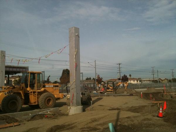 kenyaw The new pedestrian detour @metrolosangeles #Compton sta is not cool. Have to walk 1500' around construction.