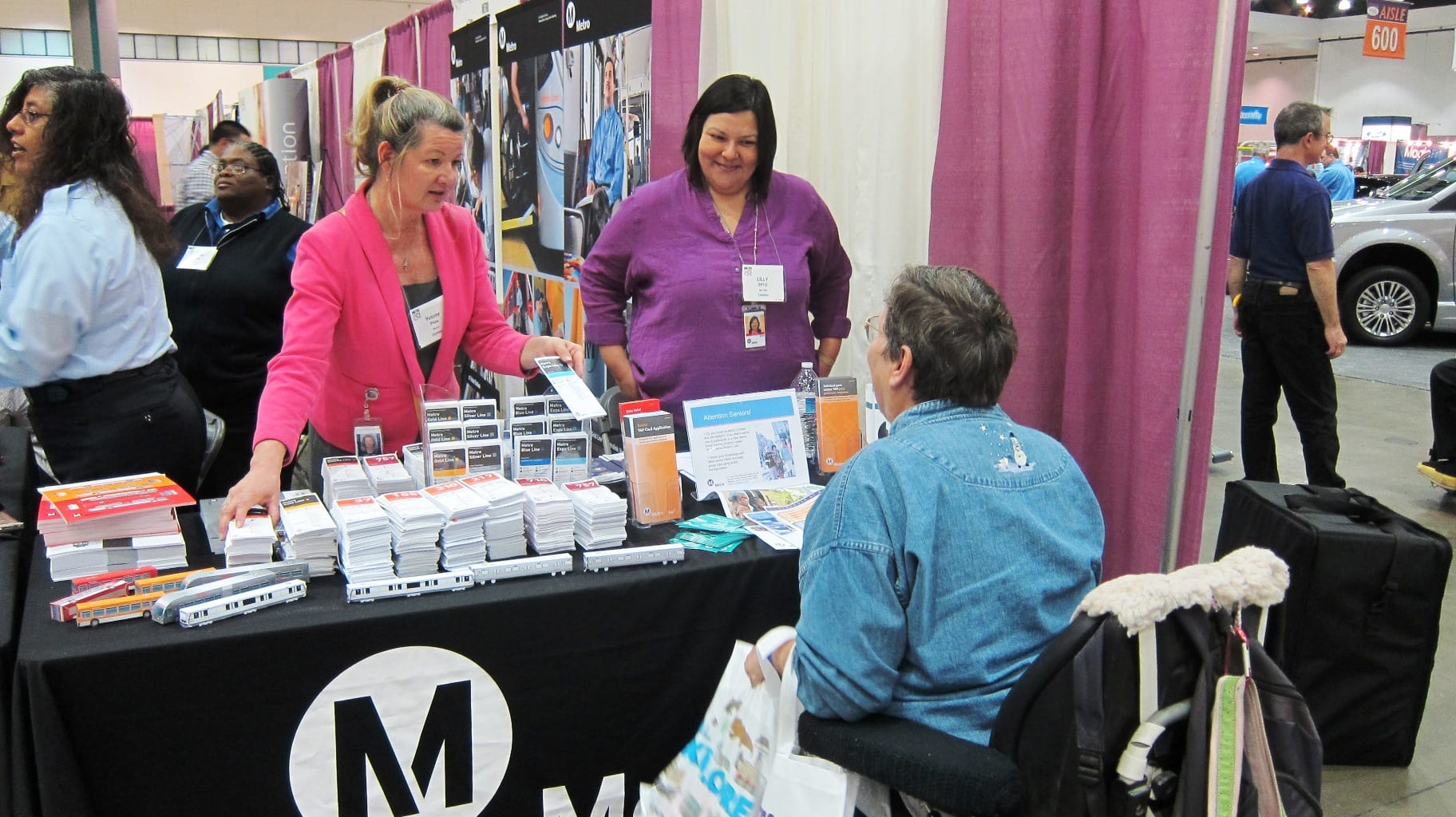Learn about available routes and On the Move Riders Club. Photo by Anna Chen/Metro