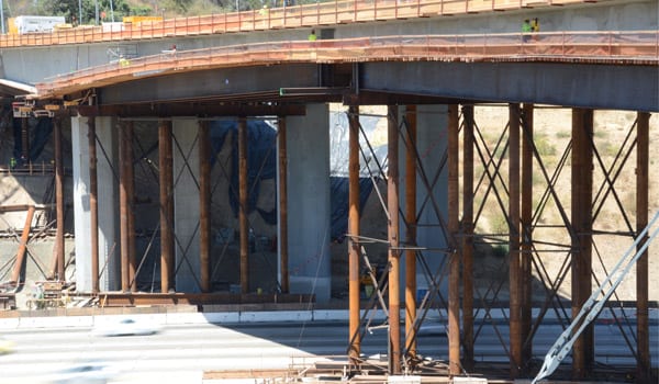 Construction crews will place falsework on the Southbound I-405 this weekend.