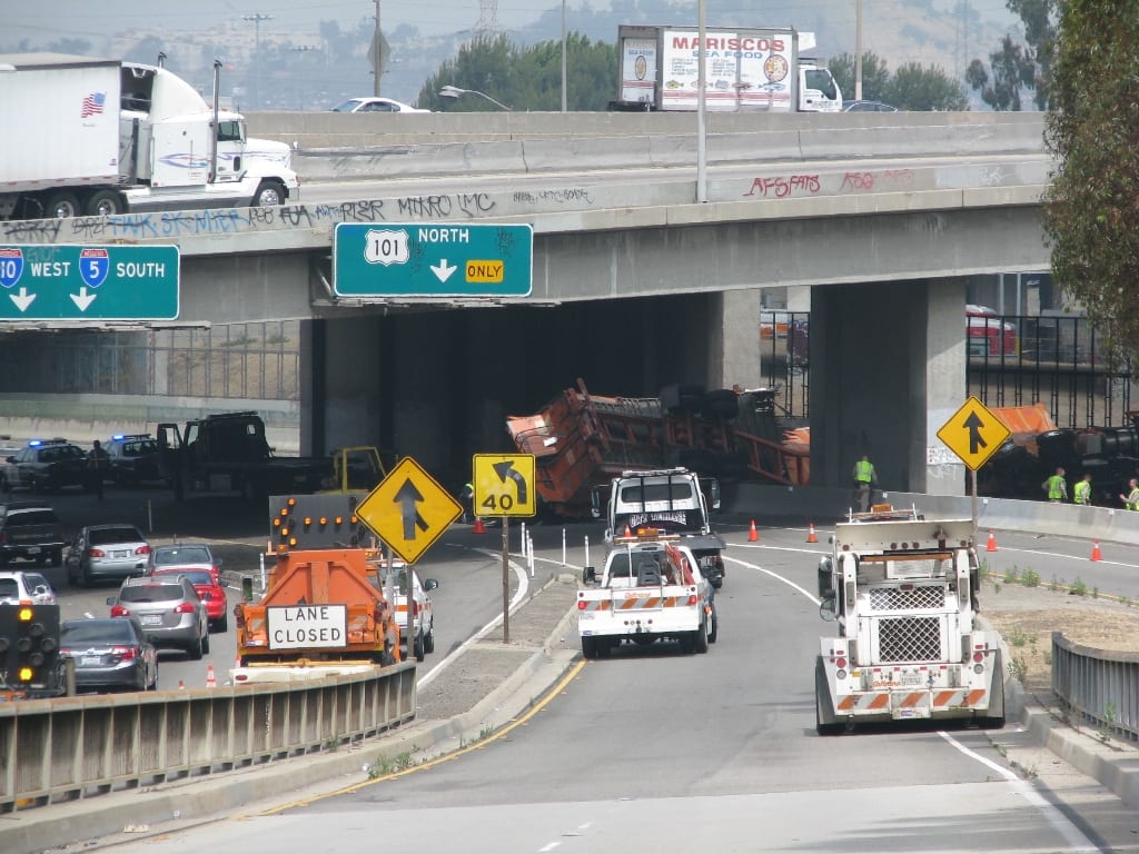 Overturned big rig blocking ExpressLanes on I-10. Photo: Metro