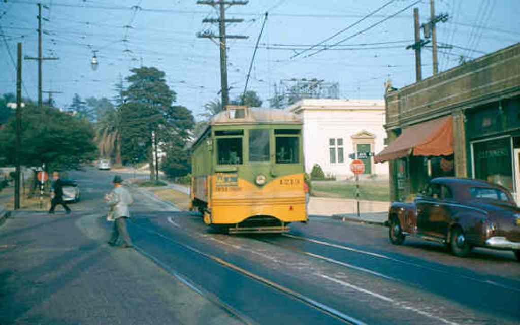 Photo by Alan Weeks, via the Metro Transportation Library & Archive's Flickr stream. 