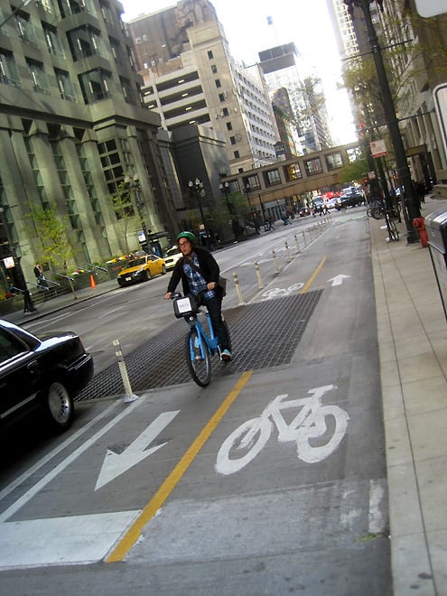 Check it out!: a two-way protected bike lane in downtown Chicago. Photo by Brigham Yen.
