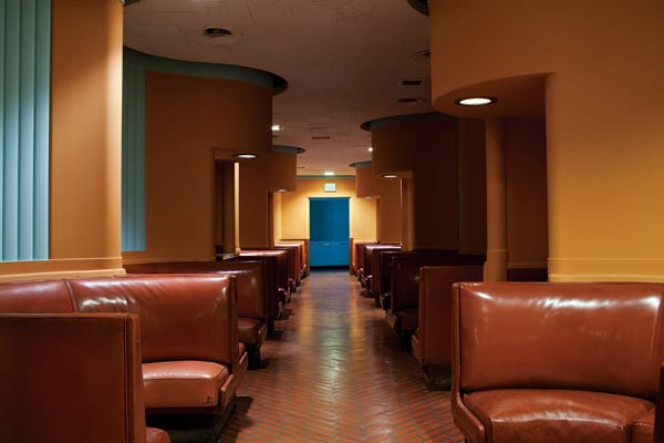 Fred Harvey bar seating today, looking much as it did when the station opened, minus the tables.