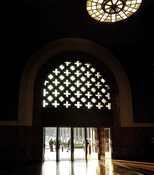 guzman_5_attract_UnionStn_01_resize