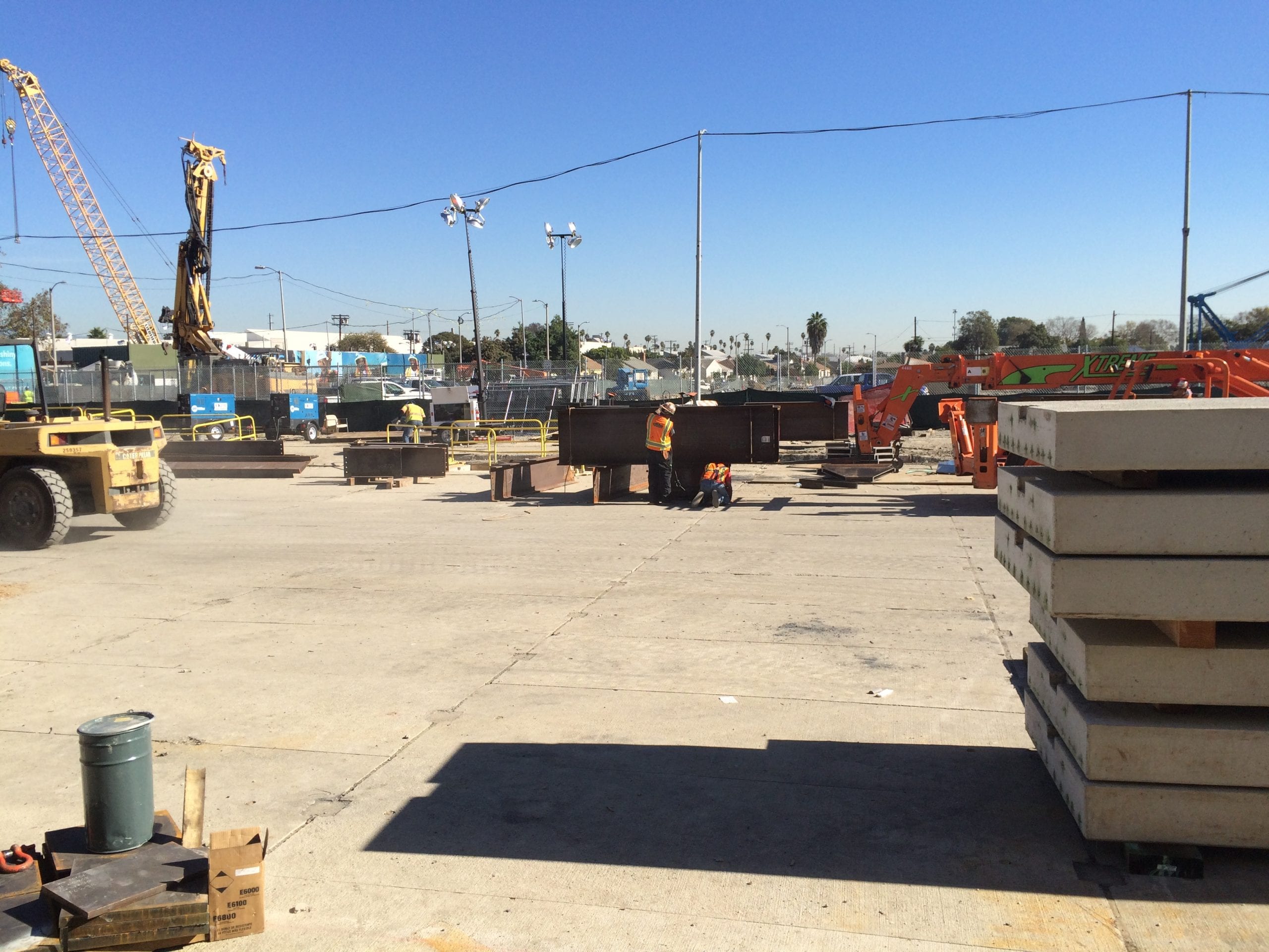 View of Crenshaw Boulevard between Rodeo Road and Rodeo Place where the decking has been completed. Fotos José Ubaldo/Metro.