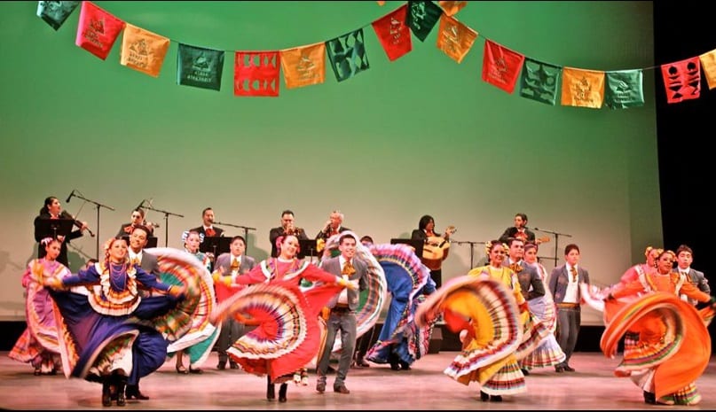 Live rehearsal by the Danza Floricanto/USA dancers via Danza Floricant/USA official facebook.