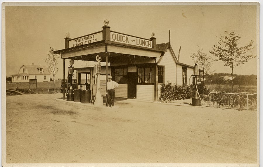 A Sinclair gas station in the 1920s. Photo via Flickr creative commons.