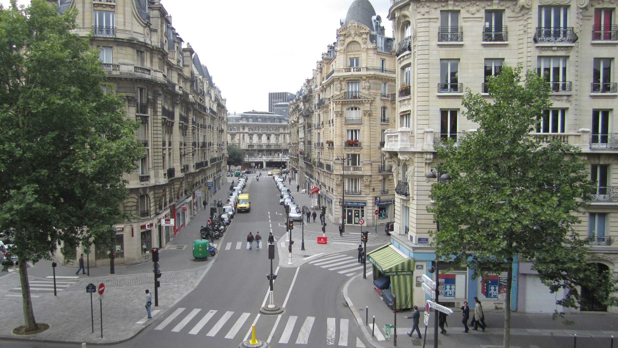 Neighborhood in Paris. Photo via Flickr / La Citta Vita 