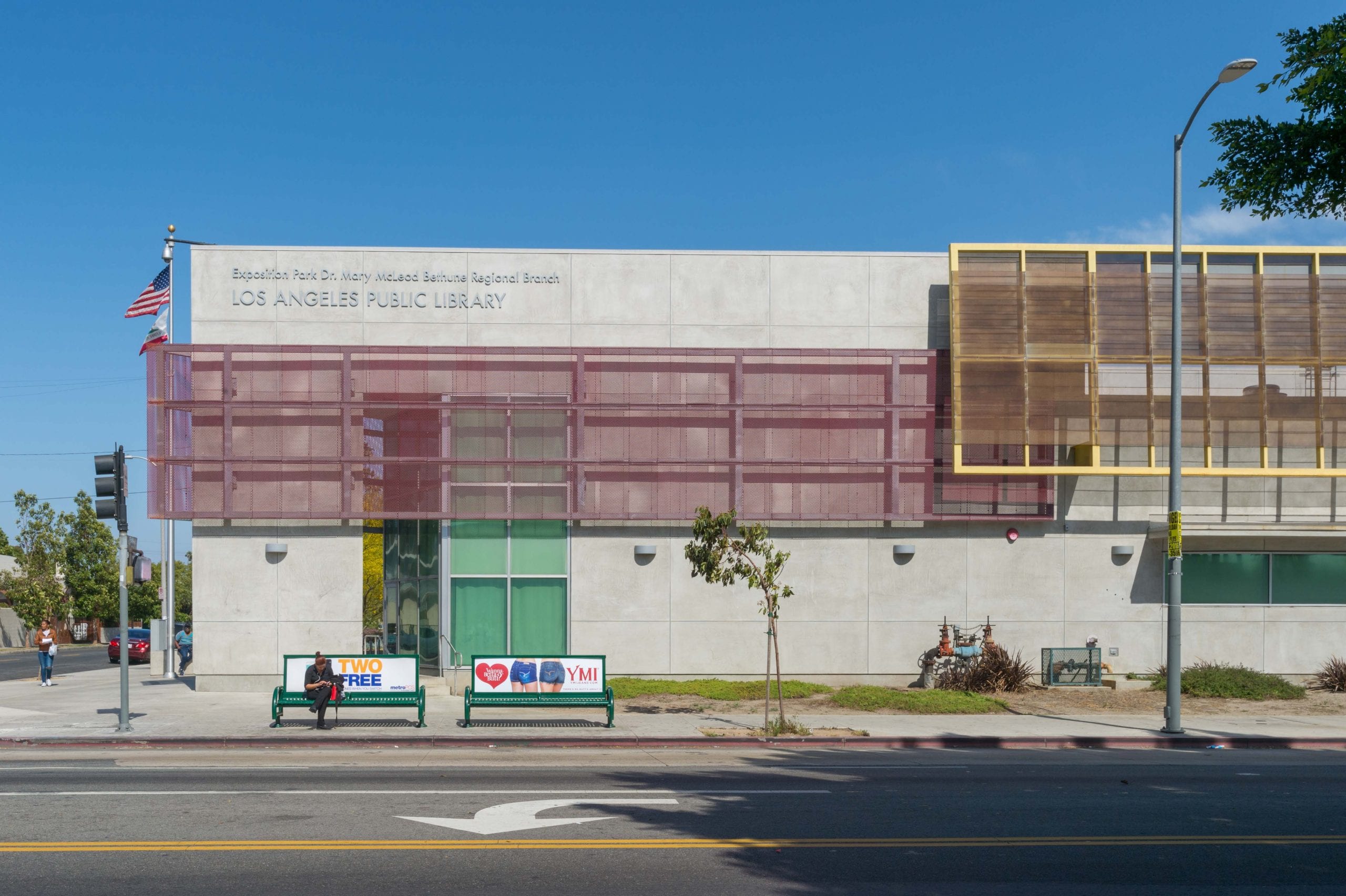 A Metro bus stop sans shelter on Western Avenue in South L.A. Photo by Steve Hymon/Metro.