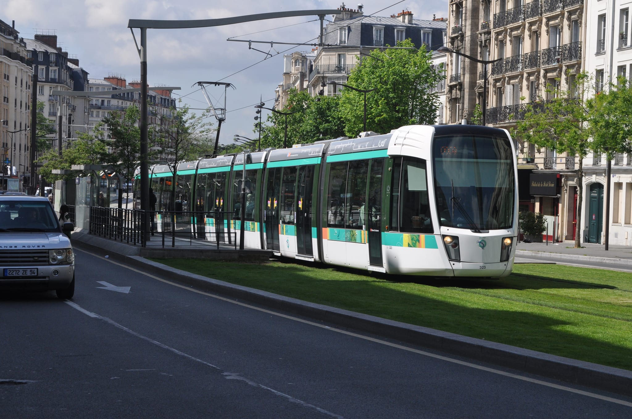 A Paris tram. Photo by Phil Beard, via Flickr creative commons.